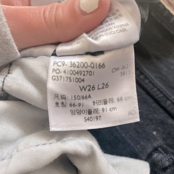 levi’s jeans!! dark denim wash pretty close to the color black!! - Picture 3 of 3